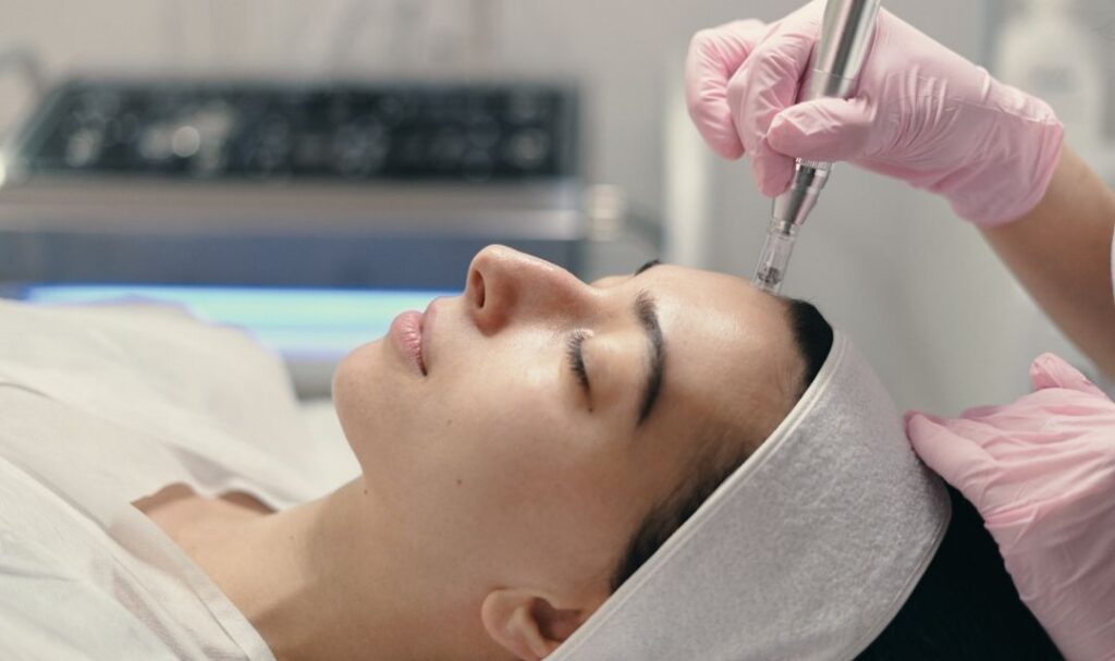 Microdermabrasion treatment in Noida